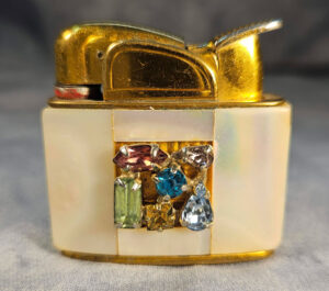 Evans purse lighter in pearl and jewel